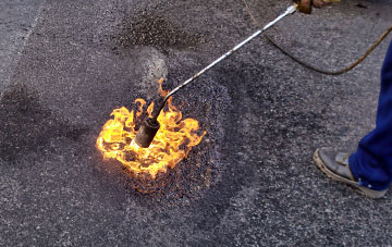 Lawn flat roofing repairs